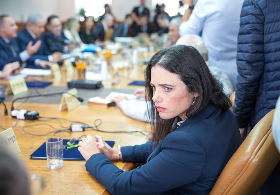 Ayelet Shaked lors d'une réunion de cabinet hebdomadaire, le 18 novembre 2018