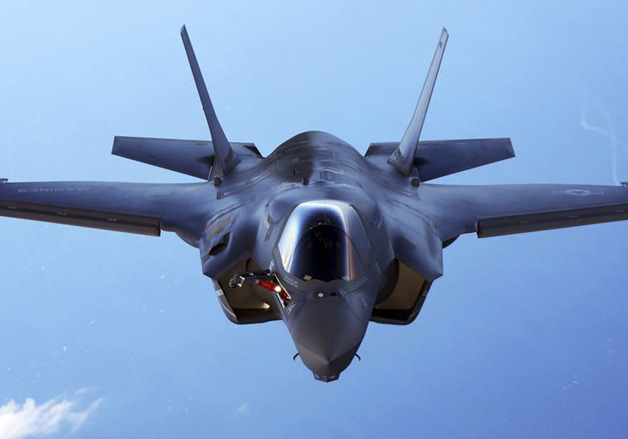 A U.S.Marine Corps F-35B joint strike fighter jet conducts aerial maneuvers