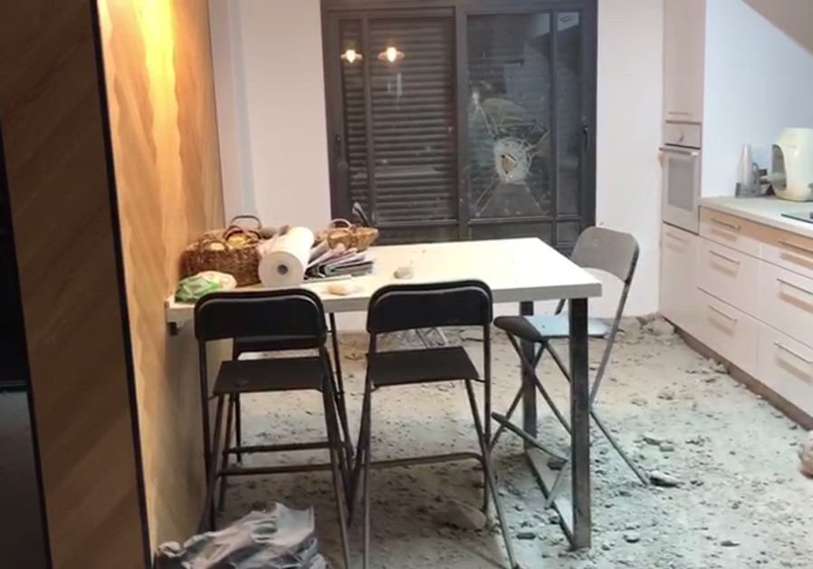 House in Ashkelon was hit by a rocket, May 5, 2019
