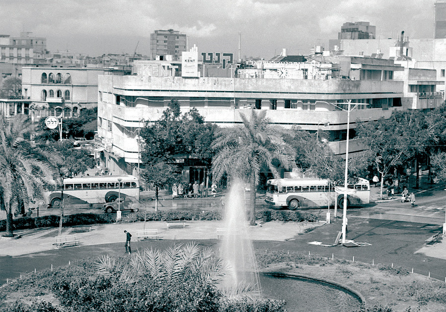 DIZENGOFF SQUARE (seen in 1964 at left and today at right) is being restored to its former glory. (Credit: RUDI WEISSENSTEIN/THE PHOTOHOUSE)