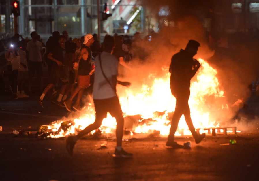 Au moins 47 officiers blessés, 60 arrêtés lors de manifestations violentes