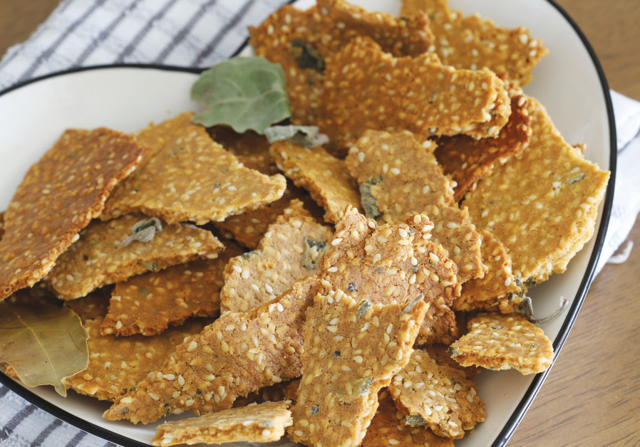 Crispy gluten-free crackers (Credit: Neta Livneh)