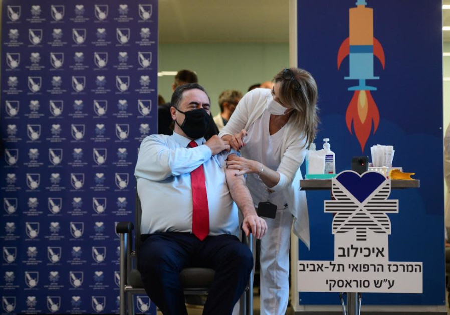 Minister Israel Katz is vaccinated on December 20 (Credit: Avshalom Sassoni/Maariv)