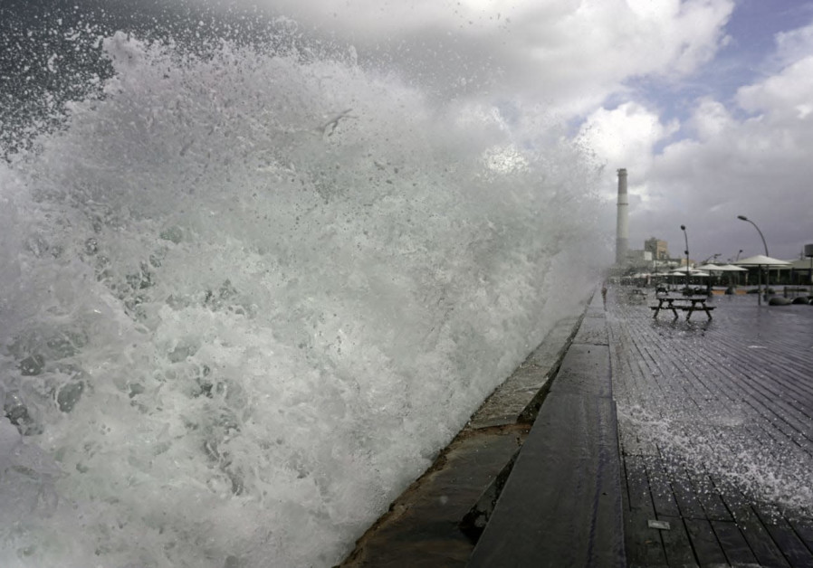 Storm hits Tel Aviv Port
