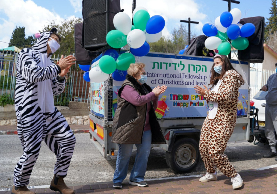 Hundreds of Fellowship volunteers visit 1,500 lonely elderly on Purim