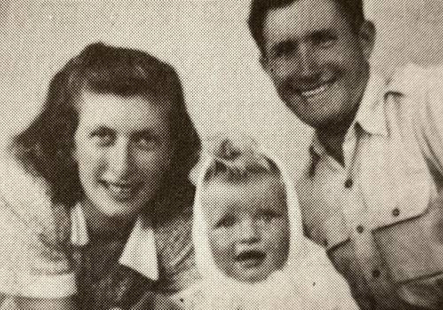 David Ben David reunited with his family shortly after his release from the Jordanian POW camp, where he was when his daughter was born. (Credit: FROM HIS AUTOBIOGRAPHY GESHER AL TEHUMOT (BRIDGE OVER THE ABYSSES) IN THE NATIONAL LIBRARY OF ISRAEL)