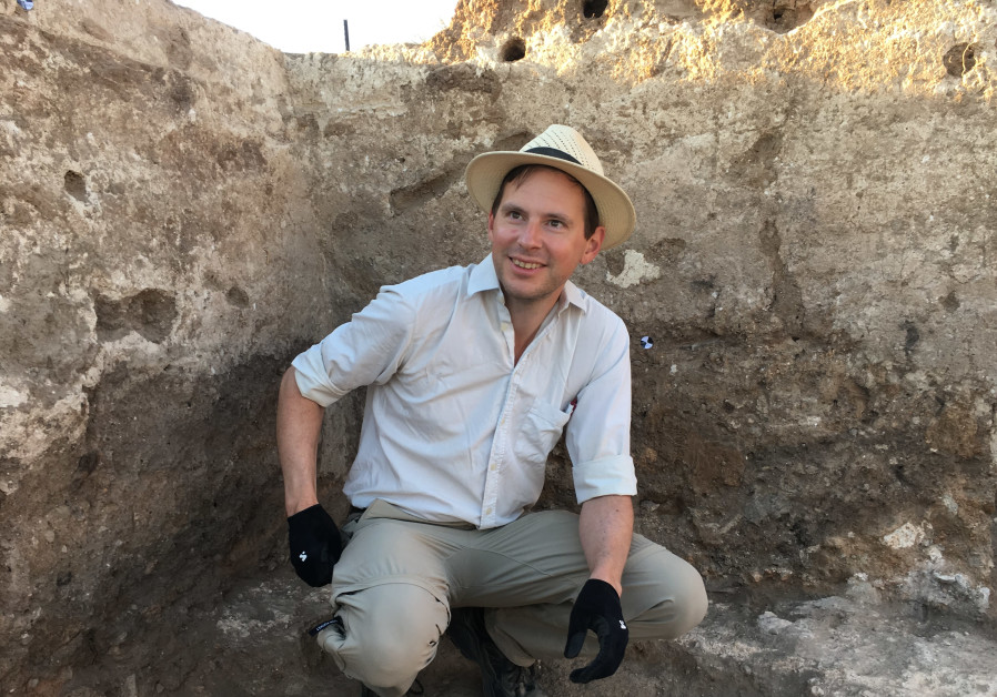 Dr. Felix Höflmayer, Austrian Archaeological Institute / Austrian Academy of Sciences, co-director of excavation at Lachish. (Credit: AUSTRIAN ARCHAEOLOGICAL INSTITUTE/AUSTRIAN ACADEMY OF SCIENCES)