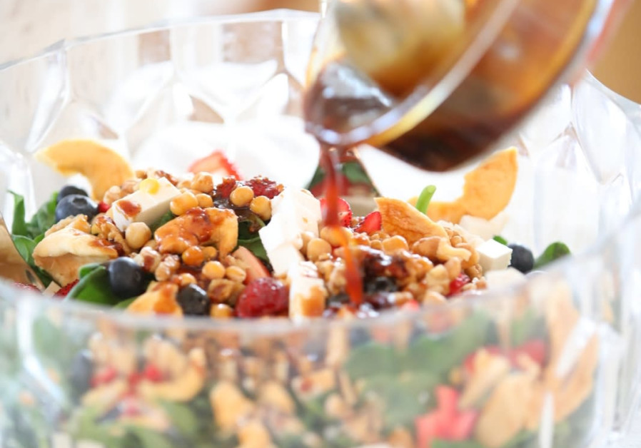 Green, red and white salad