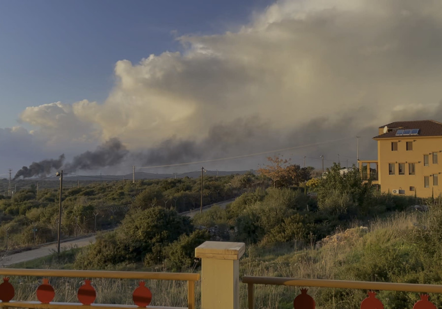 TOXIC SMOKE drifts from an burning site to a yishuv in the Shomron. (Judith Segaloff)