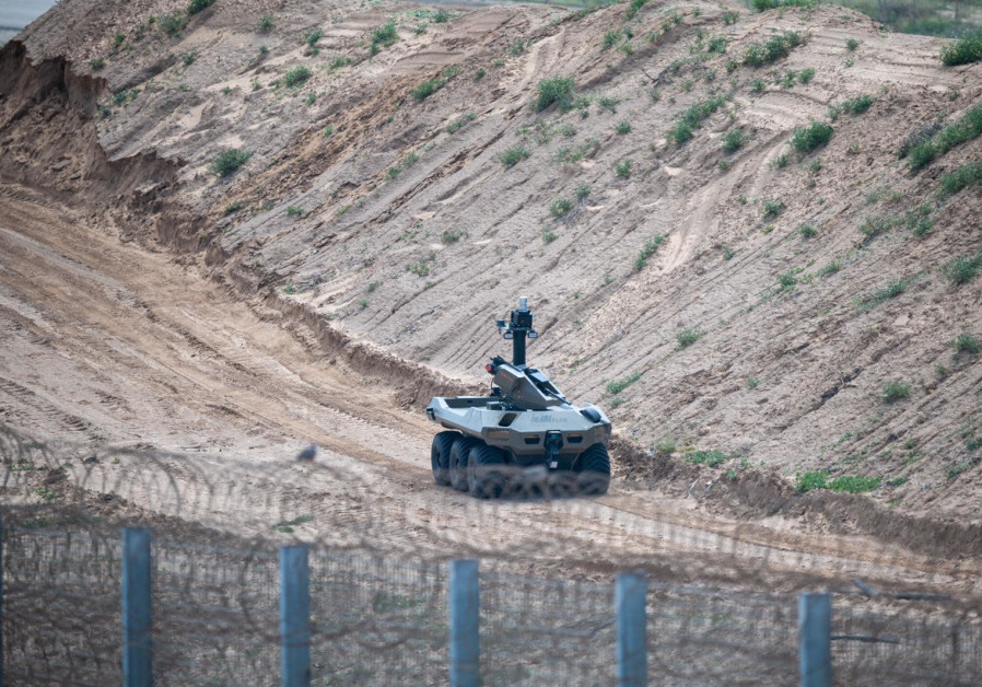 The Jaguar robot traversing the land. (Credit: IDF Spokesperson's Unit)