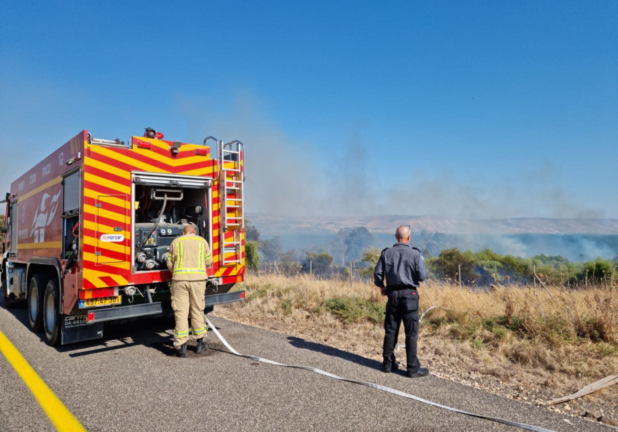 Firefighters prepare to battle flames just north of the Kinneret, July 27th, 2021. (Credit: FIRE AND RESCUE AUTHORITY NORTHERN DIVISION)