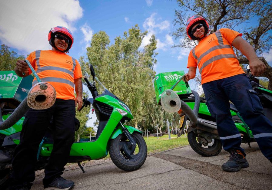 Tel Aviv municipality specialized motorcycles that will clean dog feces (GUY YEHIELI, TEL AVIV MUNICIPALITY).