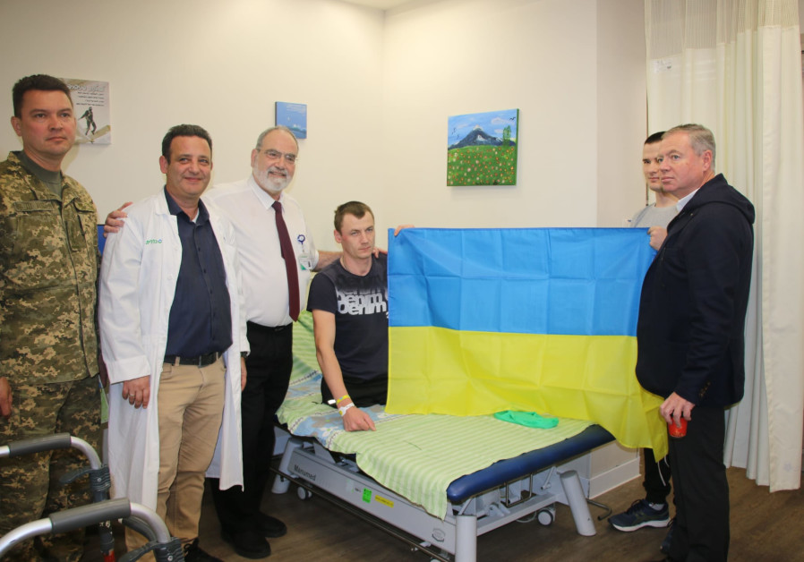 Ukrainian amb. visits soldiers, child rehabilitating in Israeli hospital