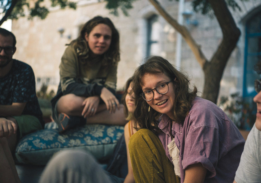 Wild Walks: Helping Israel's Ukraine, Russia teen refugees find a future