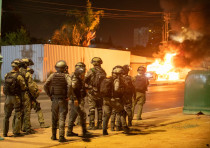 Policía israelí vista en las calles de la ciudad central de Lod, 12 de mayo de 2021.