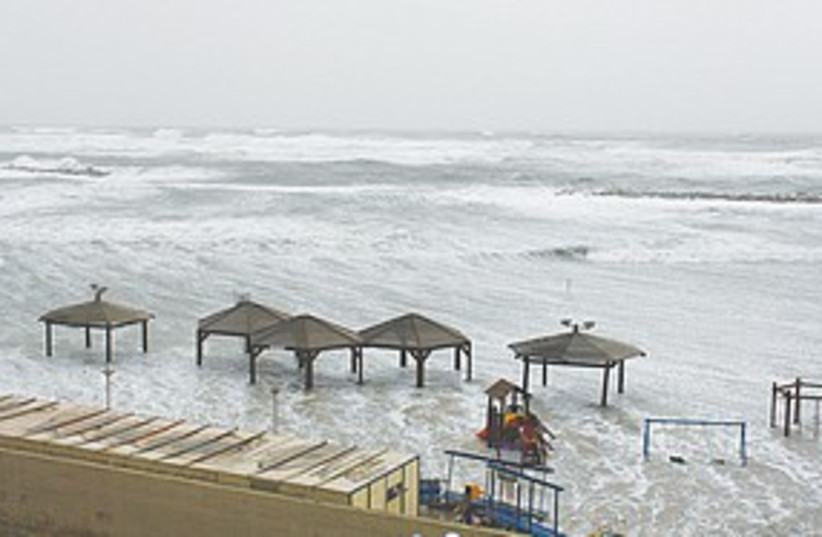 storm on beach_311 (photo credit: Ben Hartman)