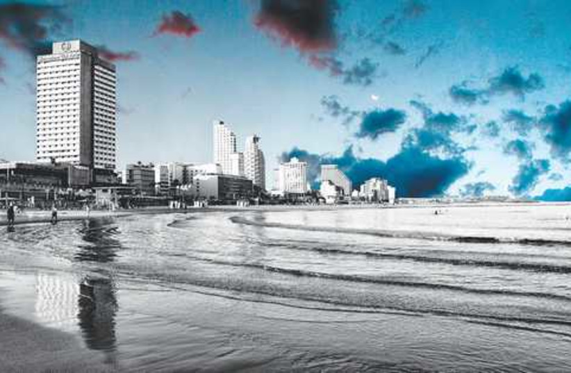 Tel Aviv sky 521 (photo credit: Stephane Zerbib)