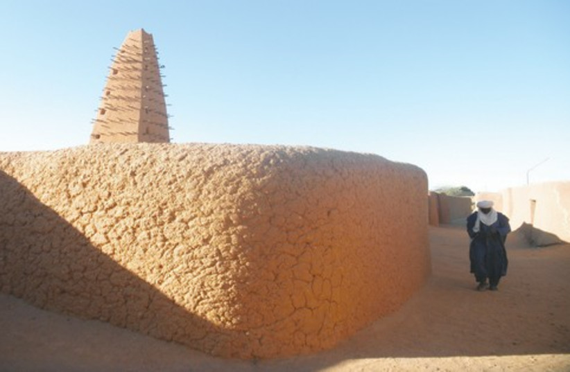 mosque in Niger 521 (photo credit: Courtesy)