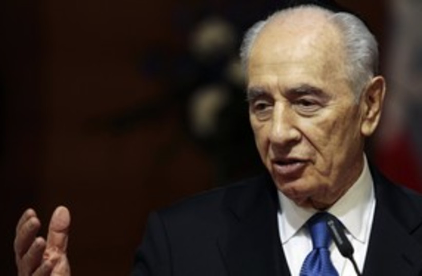 Peres 311 reuters (photo credit: Reuters)