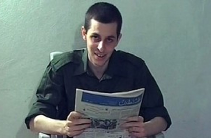Gilad Schalit in video 311 (R) (photo credit: Reuters)
