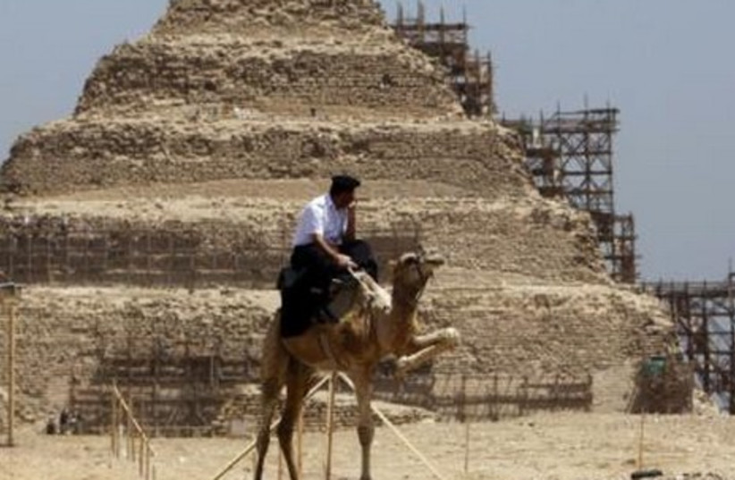7 New Kingdom tombs in South Saqqara opened to pub