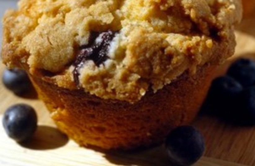 bluberry muffins 311 (photo credit: blog.milive.com)