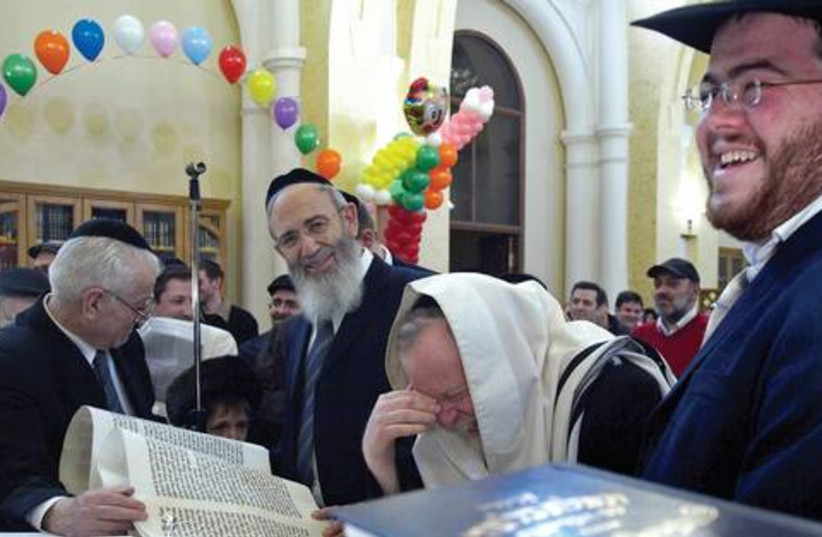 Odessa Jews (photo credit: Yevgeny Volokin/REUTERS)