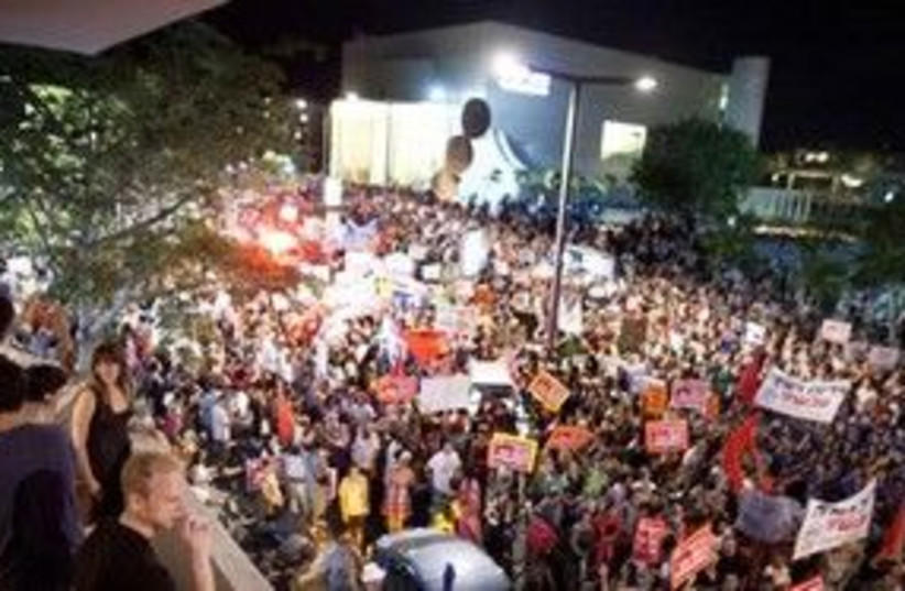 Housing protest in Tel Aviv 311 (photo credit: Channel 10)