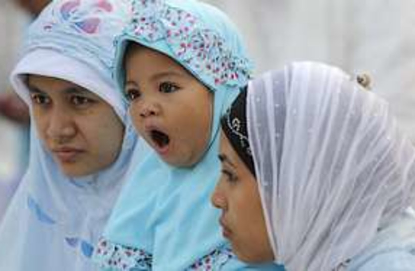 ramadan indonesia 311 (photo credit: REUTERS)