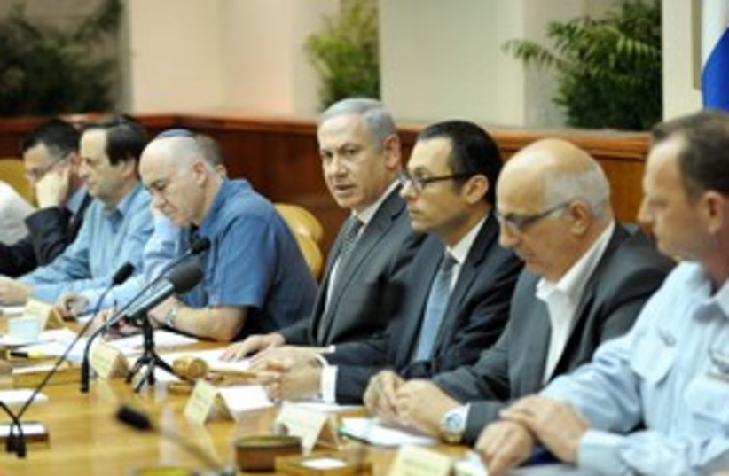 Natanyahu Schalit meeting 311 (photo credit: Courtesy of GPO)