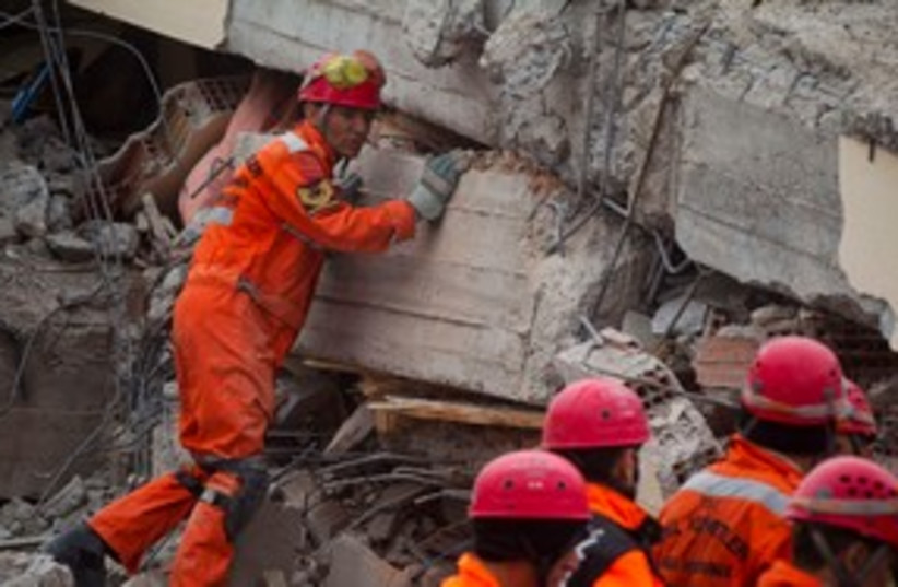 Earthquake rubble rescue Turkey 311 (photo credit: REUTERS)