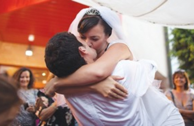 A marriage in Tel Aviv 311 (R) (photo credit: Nir Elias/Reuters)