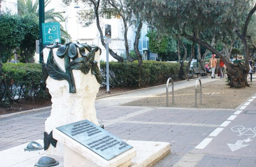 Ben Gurion Blvd memorial 311 (photo credit: SHMUEL BAR-AM)