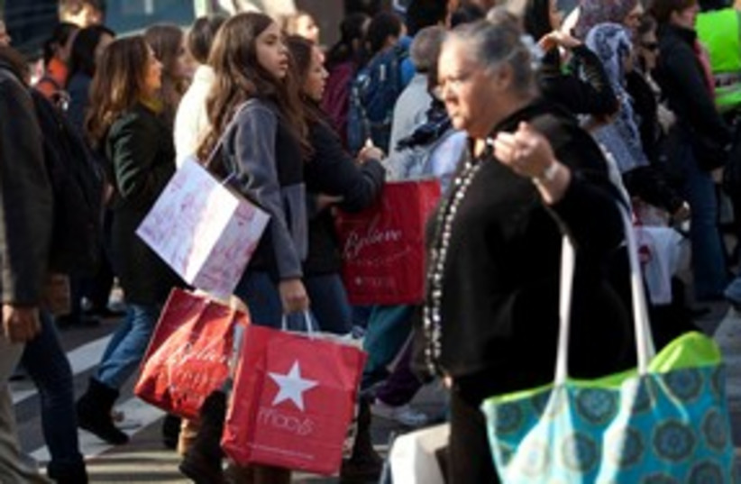 Shopping crowds Black Friday 311 (photo credit: REUTERS/Andrew Burton )