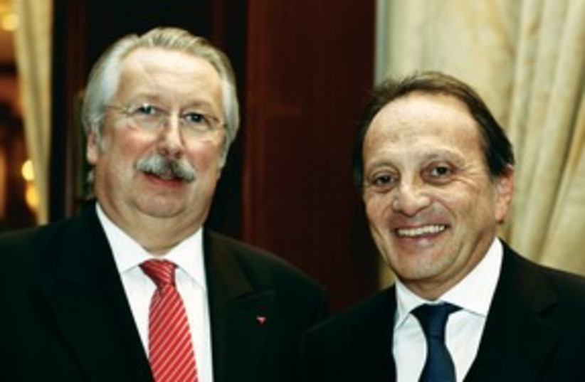 André Flahaut and Prof. Maurice Sosnowski (photo credit: Courtesy/CCOJB)
