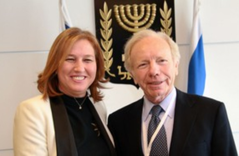 Tzipi Livni with US Senator Joe Lieberman 311 (photo credit: Courtesy)