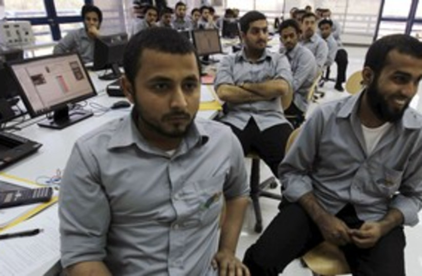 Saudi Arabian engineers_311 (photo credit: Fahad Shaheed/Reuters)