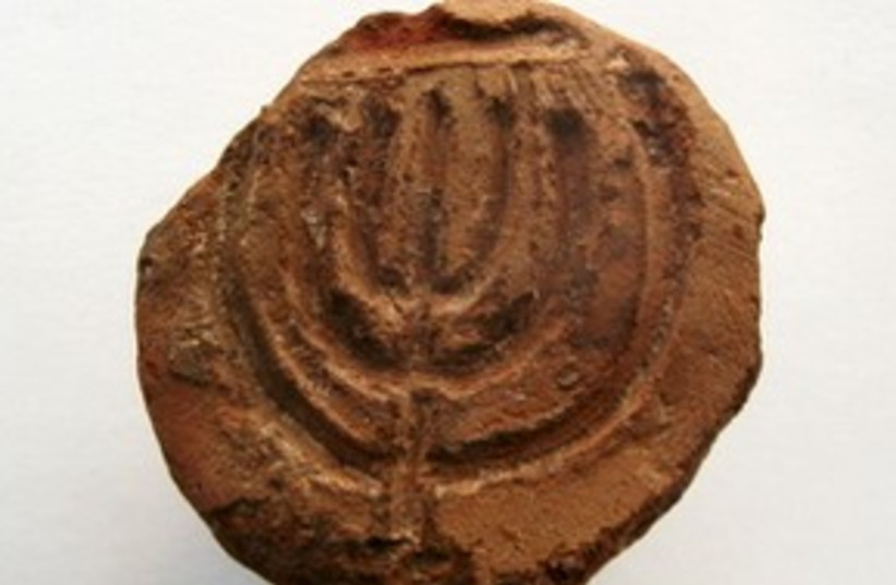 Bread Stamp Archaeological find 311 (photo credit: Israel Antiquities Authority)