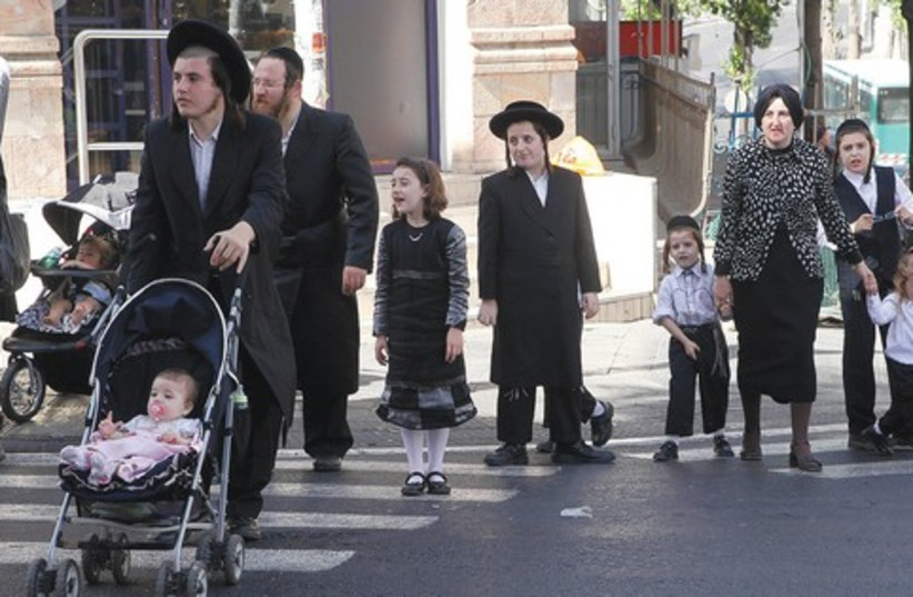 Haredi family 521 (photo credit: Marc Israel Sellem)