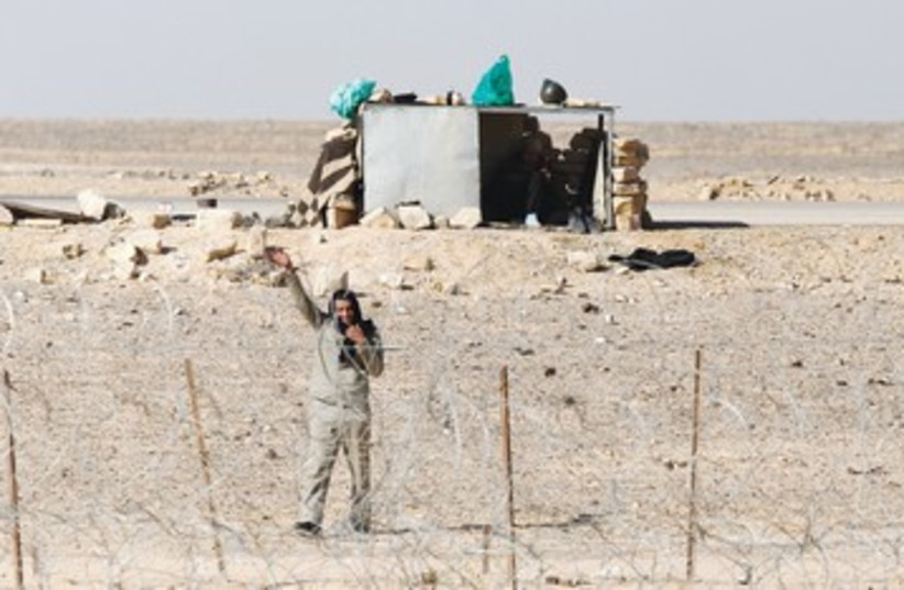 Israel-Egypt border fence 390 (photo credit: REUTERS)