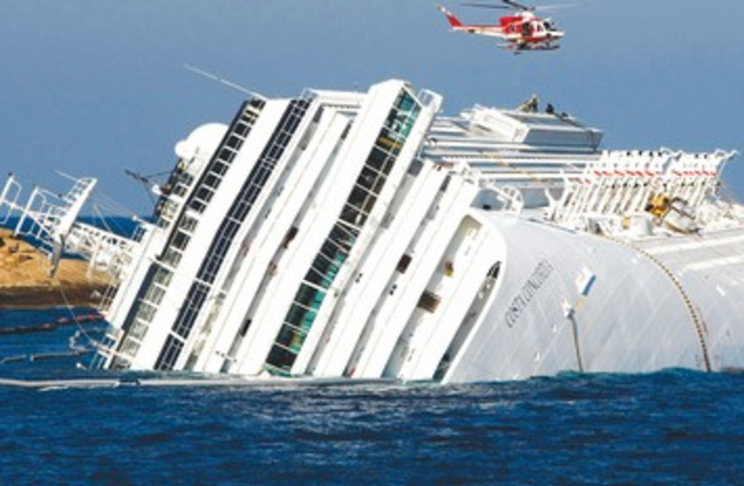 Costa Concordia 390 (photo credit: Reuters)