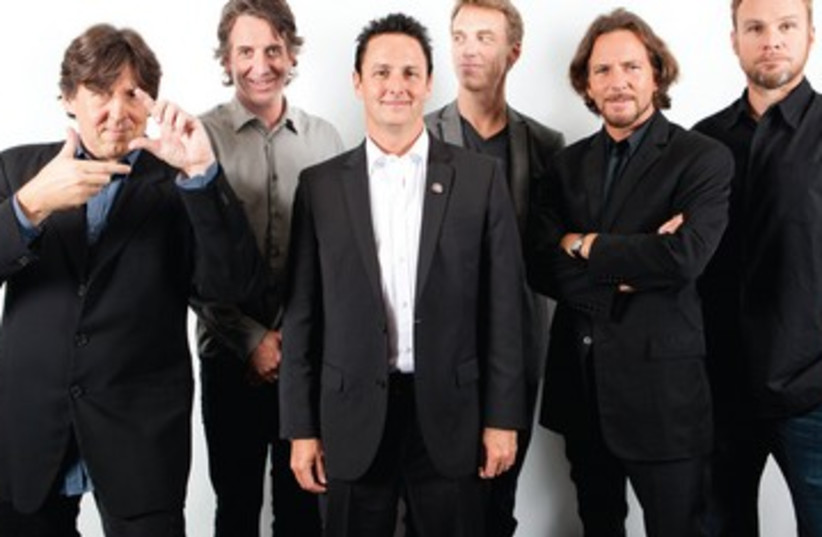 Pearl Jam 390 (photo credit: Reuters)