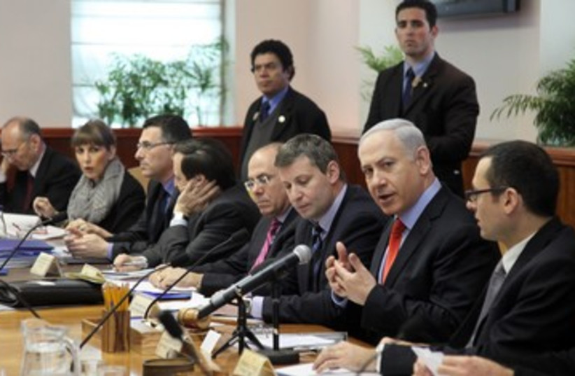 Netanyahu cabinet meeting 390 (photo credit: Marc Israel Sellem)