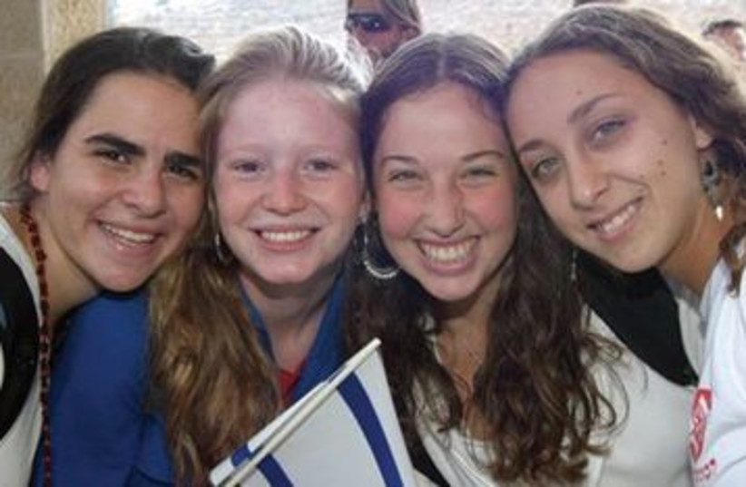 US STUDENTS on a Masa trip to Israel 390 (photo credit: Courtesy of JAFI)