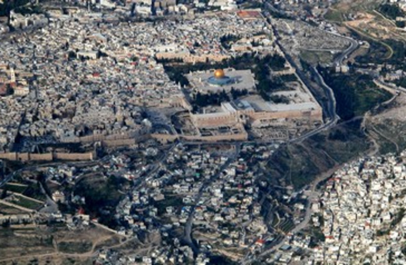 Temple Mount and City of David 390 (photo credit: BiblePlaces.com)