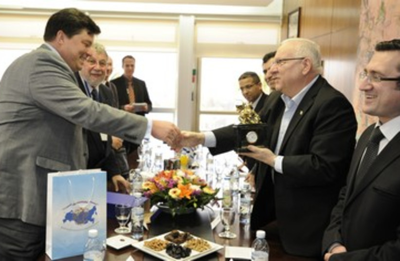 Rivlin and Margelov 390 (photo credit: Courtesy: Knesset)
