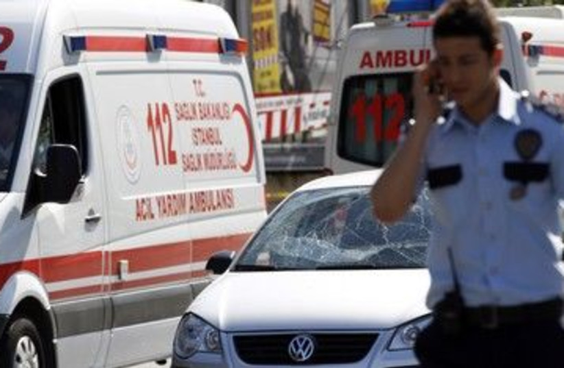 Turkish police after Istanbul blast 390 (R) (photo credit: Murad Sezer / Reuters)