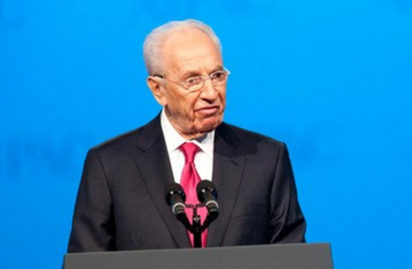 President Shimon Peres at AIPAC Conference 390 (R) (photo credit: REUTERS/Joshua Roberts)