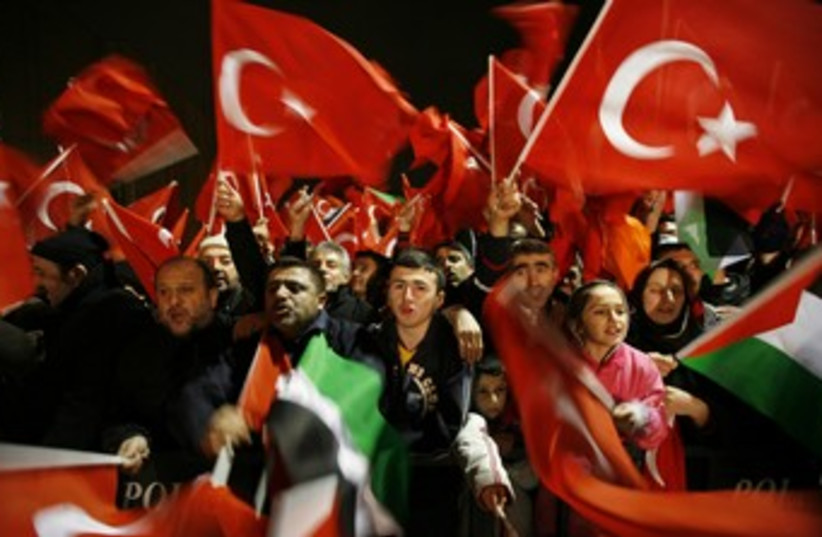 Turks protest 370 (photo credit: REUTERS)