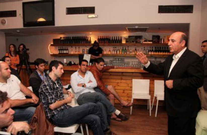 Mofaz speaks at bar 370 (photo credit: Marc Israel Sellem)